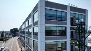 Read more about the article E-commerce Boom – Fueling the Need for Warehouse Space